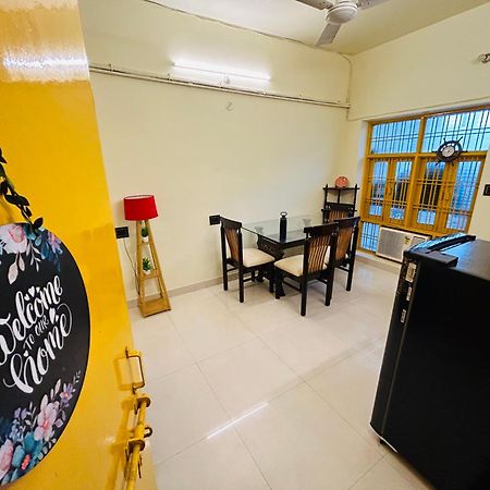 The Yellow House - Couple'S Getaway In Gomti Nagar- 1 Bhk Lucknow Eksteriør billede