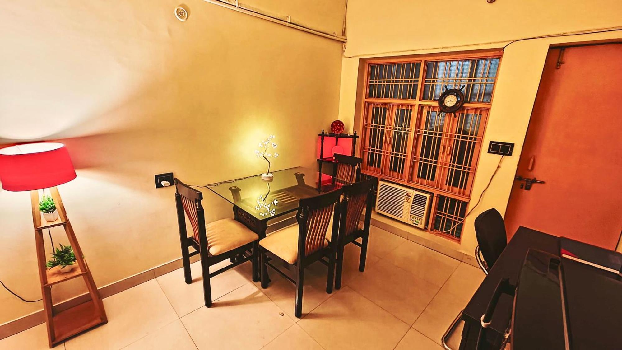 The Yellow House - Couple'S Getaway In Gomti Nagar- 1 Bhk Lucknow Eksteriør billede