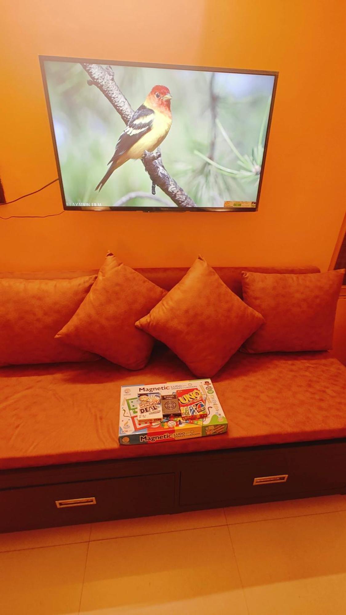 The Yellow House - Couple'S Getaway In Gomti Nagar- 1 Bhk Lucknow Eksteriør billede